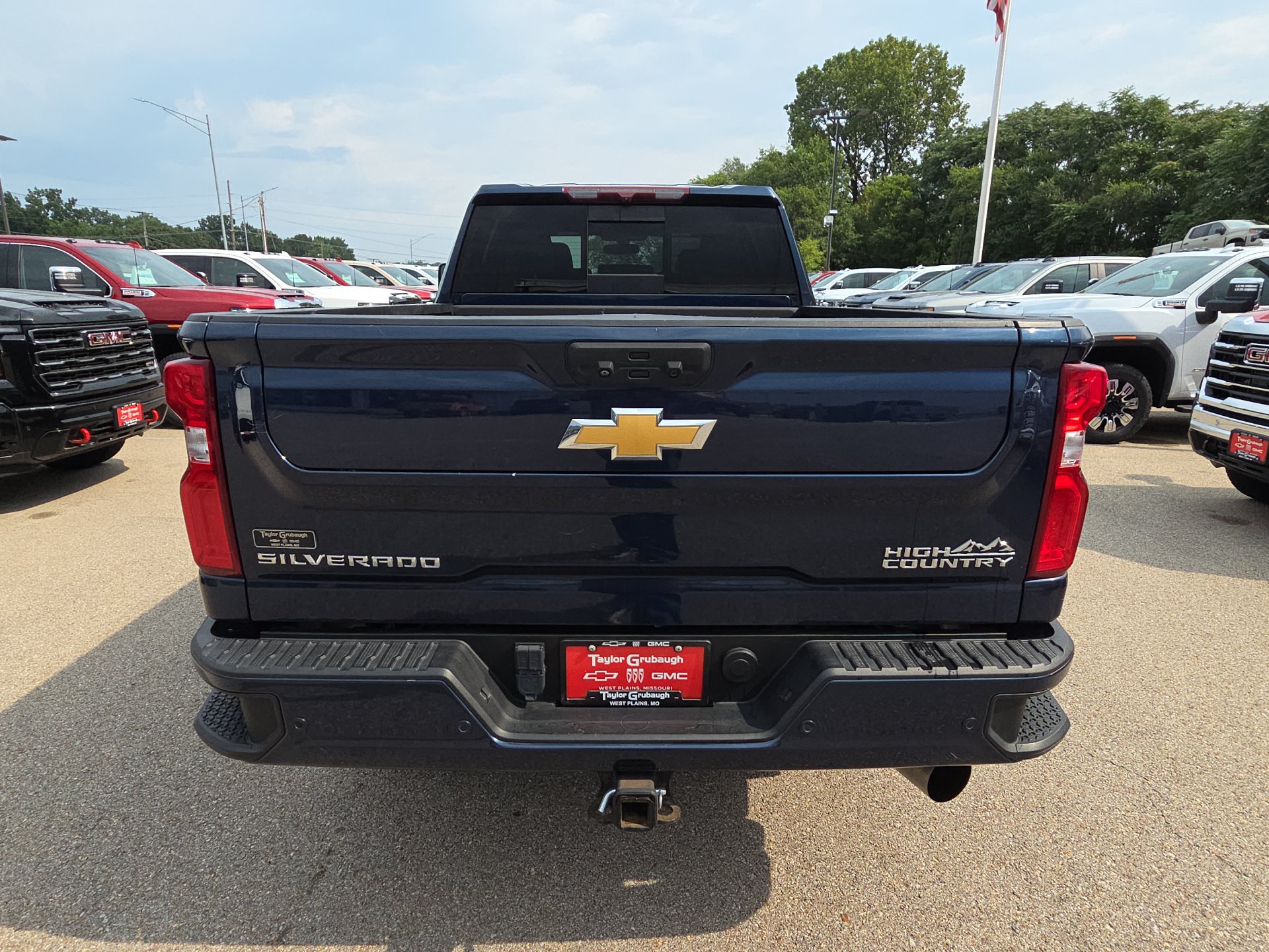 Used 2022 Chevrolet Silverado 2500 High Country AWD/4WD image 7
