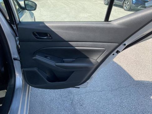 Used 2024 Nissan Altima 2.5 SV FWD image 21