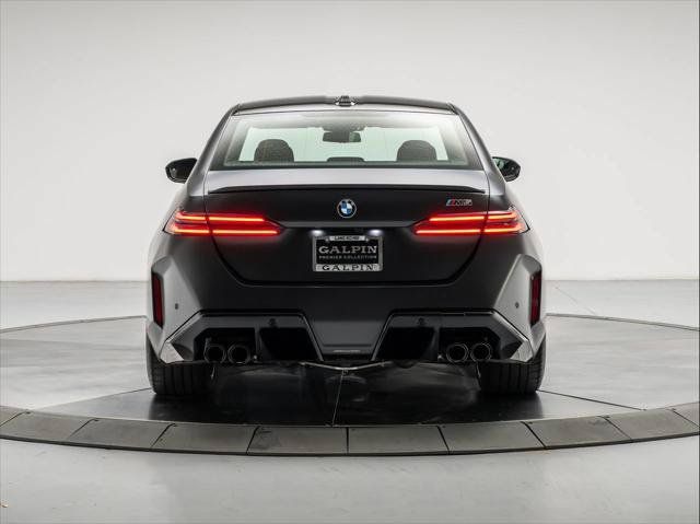 Used 2025 BMW M5 w/ Carbon Package AWD/4WD image 4