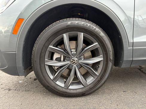 Certified 2023 Volkswagen Tiguan SE w/ Panoramic Sunroof Package AWD/4WD image 26