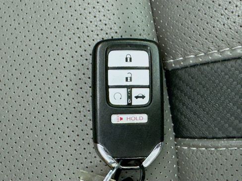 Used 2017 Honda Civic Touring image 38