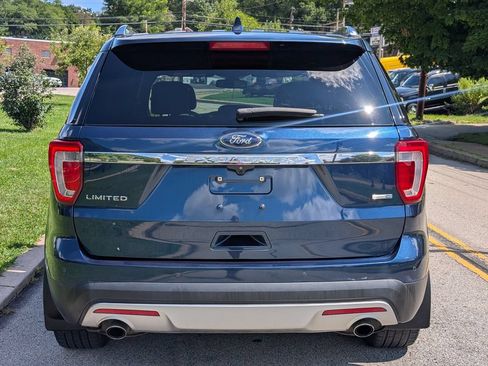 Used 2017 Ford Explorer Limited w/ Equipment Group 303A AWD/4WD image 7