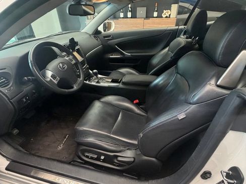 Used 2014 Lexus IS 250C w/ Navigation System Package RWD image 9