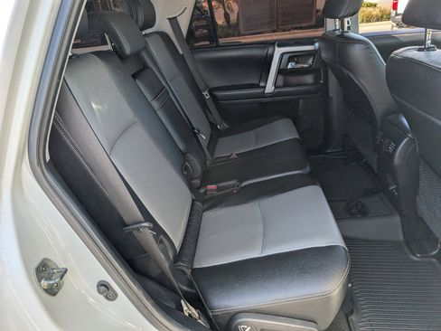 Used 2023 Toyota 4Runner SR5 Premium image 5