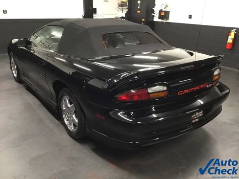 Used 2000 Chevrolet Camaro Z28 w/ Sport Appearance Pkg RWD image 18