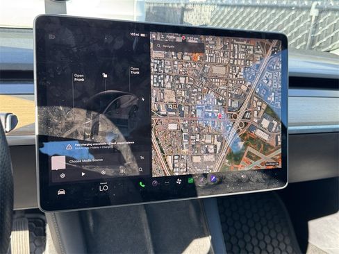 Used 2022 Tesla Model 3 Standard Range image 11