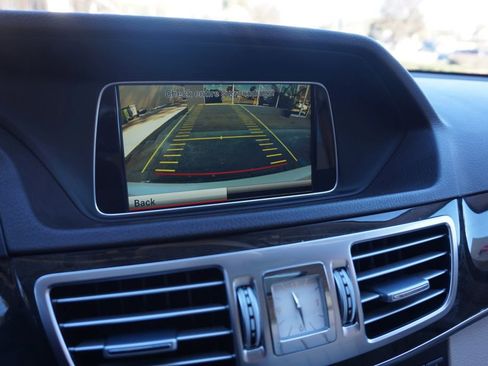 Used 2014 Mercedes-Benz E 550 4MATIC Sedan image 50