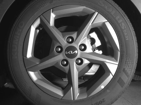 Used 2025 Kia K4 LXS image 14