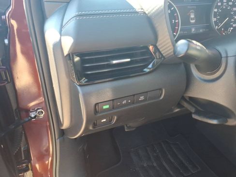 Used 2025 Nissan Sentra SV FWD image 18