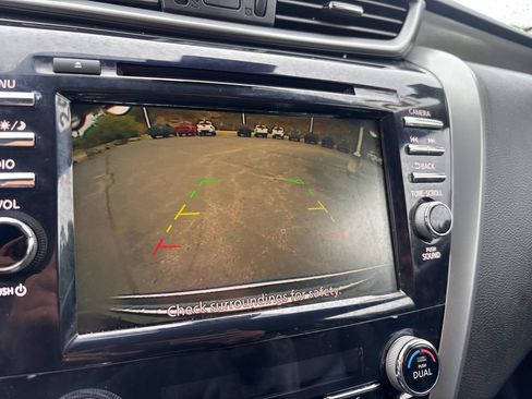 Used 2024 Nissan Murano SV AWD/4WD image 12