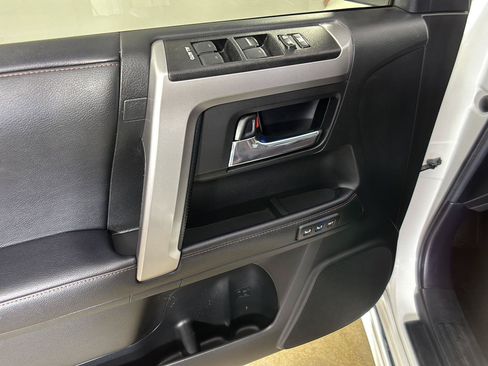 Used 2022 Toyota 4Runner Limited AWD/4WD image 22