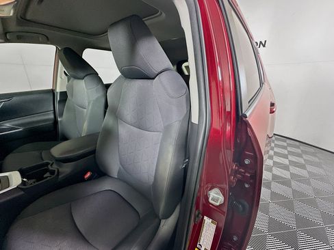 Used 2019 Toyota RAV4 XLE image 12