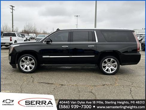 Used 2017 Cadillac Escalade ESV Premium Luxury image 2