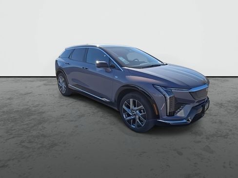 New 2026 Cadillac Optiq Luxury 1 RWD image 2