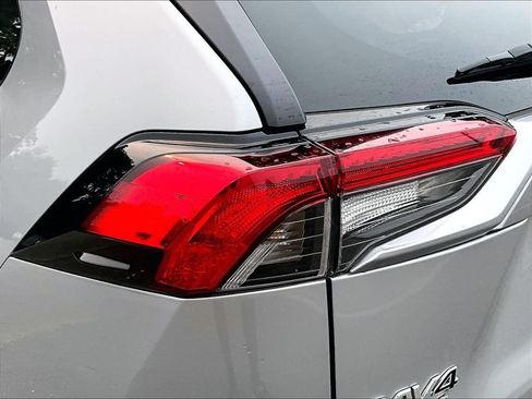 Used 2025 Toyota RAV4 XLE AWD/4WD image 34