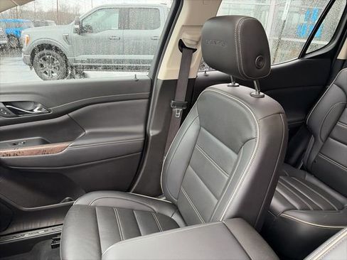 Used 2023 GMC Acadia Denali w/ Denali Technology Package image 30