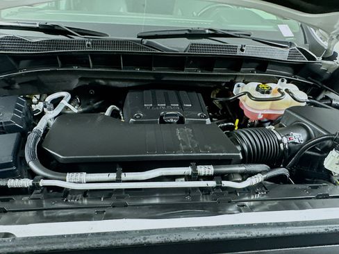 Used 2024 GMC Sierra 1500 Elevation image 32