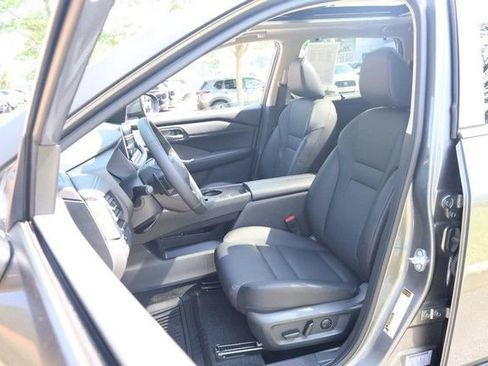 Certified 2025 Nissan Rogue SV w/ SV Premium Package FWD image 8