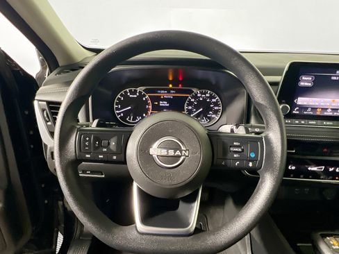 Used 2024 Nissan Rogue SV FWD image 17