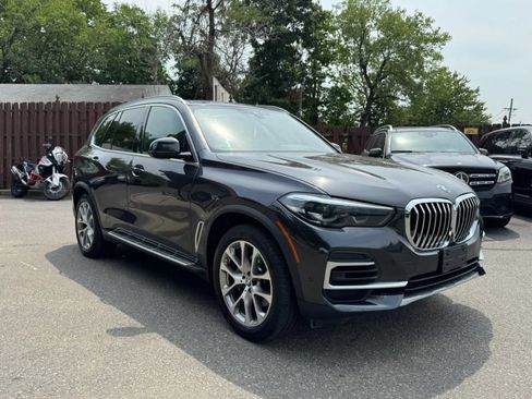 Used 2022 BMW X5 xDrive40i AWD/4WD image 3
