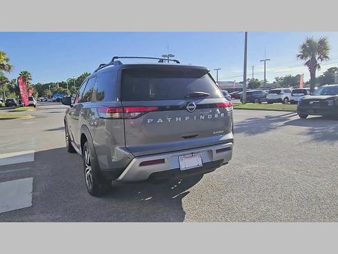 Used 2023 Nissan Pathfinder Platinum FWD image 31