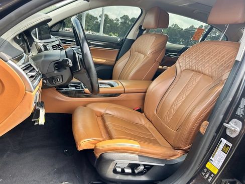 Used 2016 BMW 750i xDrive AWD/4WD image 12