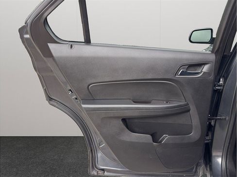 Used 2017 Chevrolet Equinox Premier w/ Enhanced Convenience Package FWD image 31