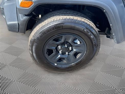 Used 2023 Jeep Wrangler Sport image 33