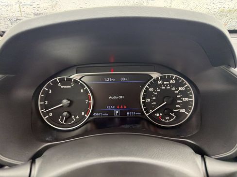Used 2025 Nissan Altima 2.5 SV FWD image 31