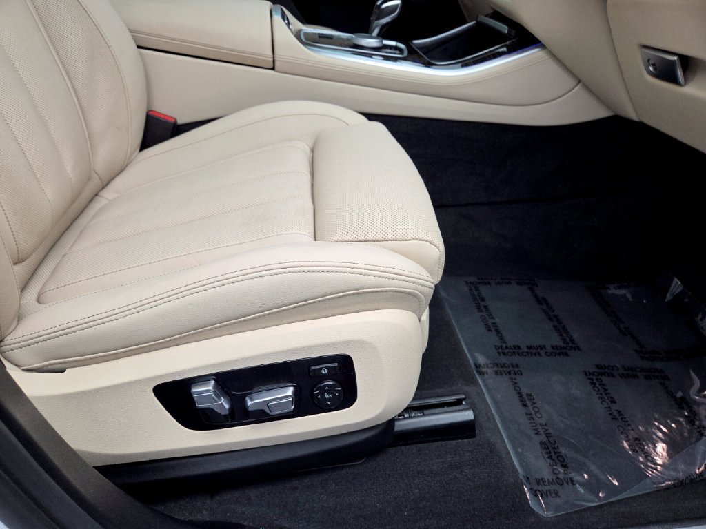 Used 2021 BMW X5 sDrive40i w/ Premium Package RWD image 13
