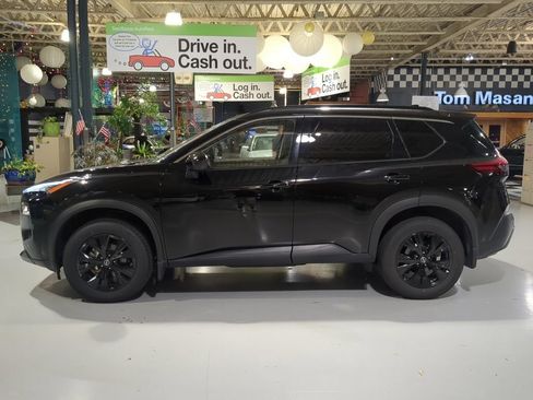 Used 2023 Nissan Rogue SV w/ SV Premium B Package AWD/4WD image 11