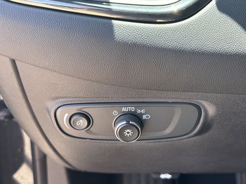 Used 2022 Chevrolet Equinox RS w/ RS Leather Package FWD image 15