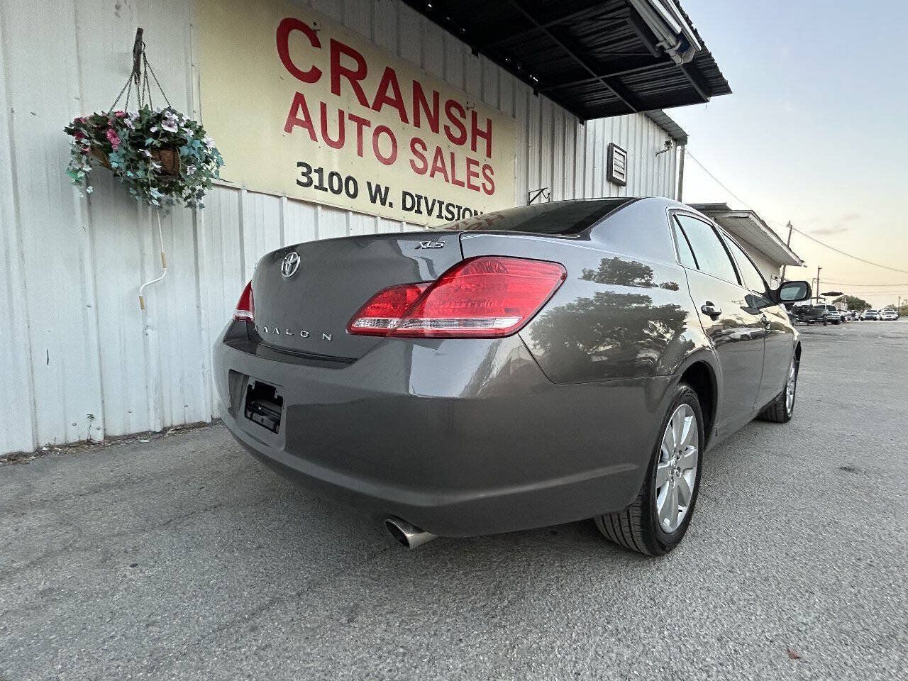 Used 2006 Toyota Avalon XLS FWD image 19