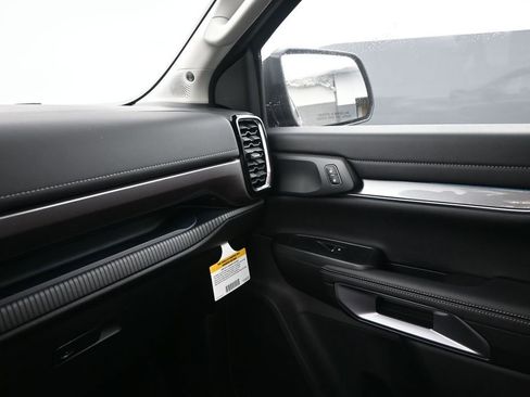 New 2025 Ford Ranger Lariat w/ FX4 Off-Road Package image 19