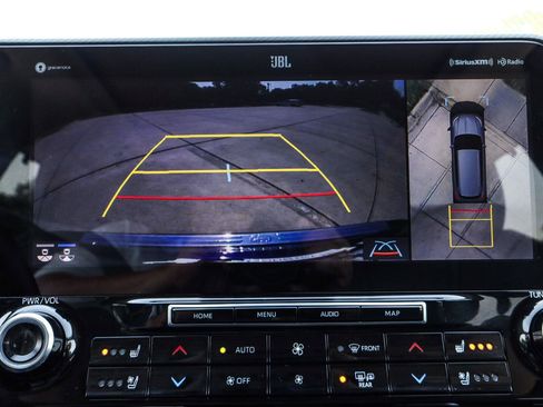 Used 2020 Toyota Highlander Platinum AWD/4WD image 9