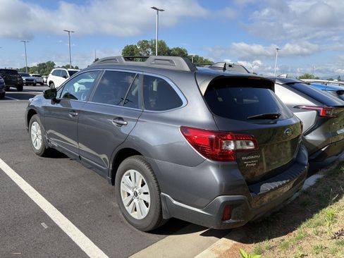 Used 2018 Subaru Outback 2.5i Premium AWD/4WD image 4