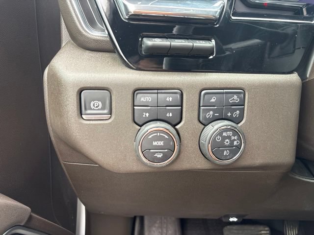 Used 2025 Chevrolet Silverado 1500 LTZ w/ Technology Package AWD/4WD image 19
