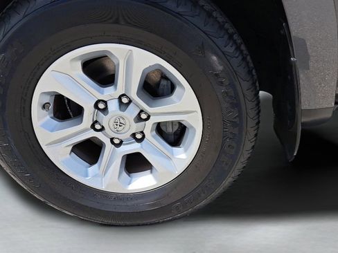 Used 2019 Toyota 4Runner SR5 Premium image 10