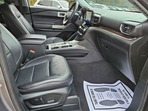 Used 2023 Ford Explorer Limited w/ Equipment Group 301A image 16