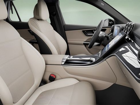 Used 2025 Mercedes-Benz GLC 300 GLC 300 image 35