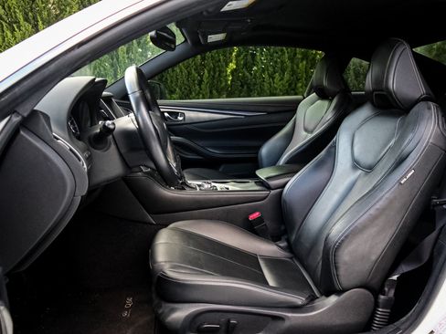 Used 2018 INFINITI Q60 3.0t Luxe AWD/4WD image 7