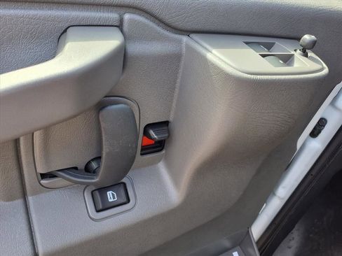 New 2026 Chevrolet Express 2500 w/ Driver Convenience Package image 17