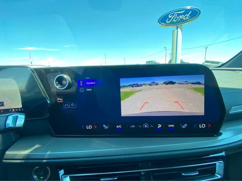 Used 2026 Chevrolet Traverse LT AWD/4WD image 39