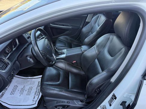 Used 2016 Volvo V60 T5 Cross Country w/ Convenience Package AWD/4WD image 13