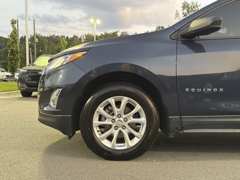 Used 2018 Chevrolet Equinox LS FWD image 9