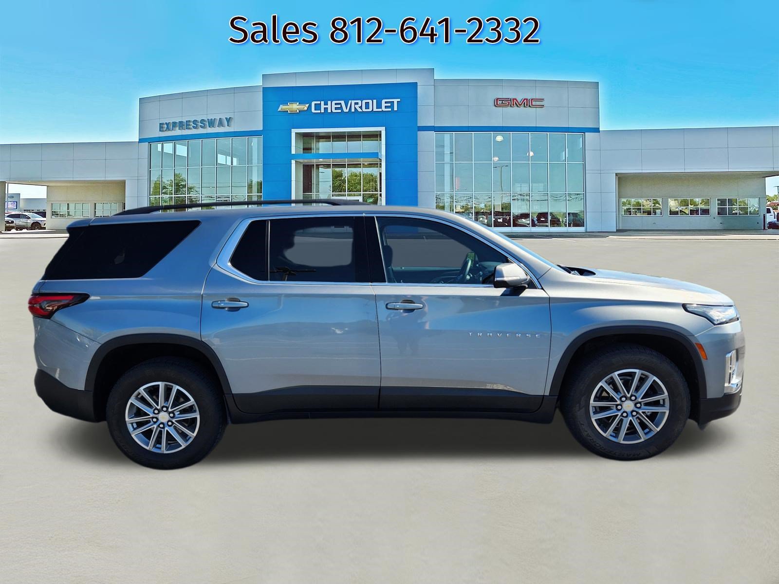 Used 2023 Chevrolet Traverse LT FWD image 8