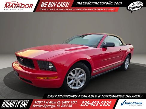 Used 2008 Ford Mustang Deluxe Convertible RWD image 1