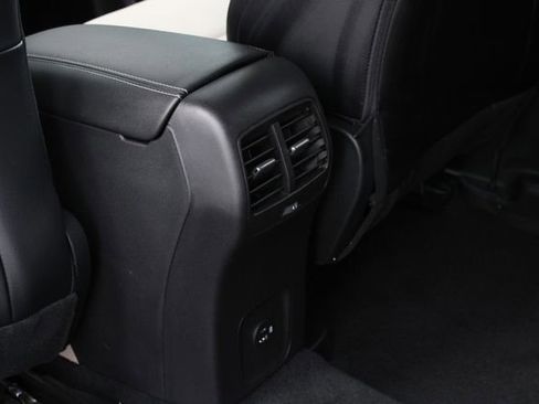 Used 2022 Ford Escape Titanium image 22