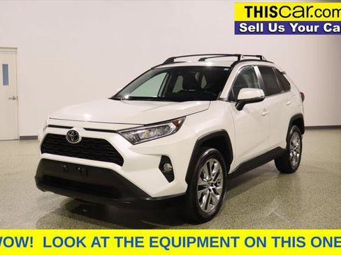 Used 2021 Toyota RAV4 XLE Premium w/ Carpet Mat Package (TMS) FWD image 4