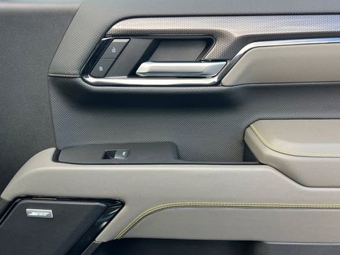 Used 2024 Chevrolet Silverado 1500 ZR2 w/ Technology Package image 21